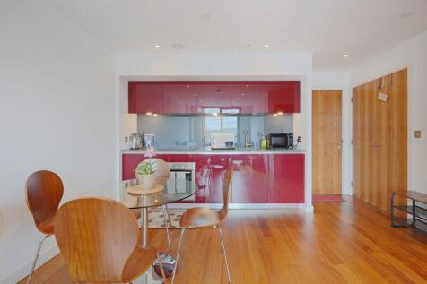 Open plan kitchen diner