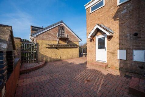 Wraparound Outdoor Space
