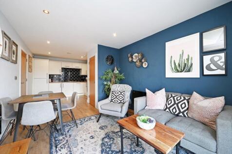 Living Room / Kitchen 
