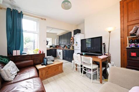 Dining Area / Kitchen 