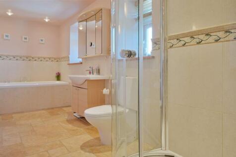 Main Bedroom Ensuite