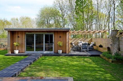 Rear Garden &amp; Outbuilding 