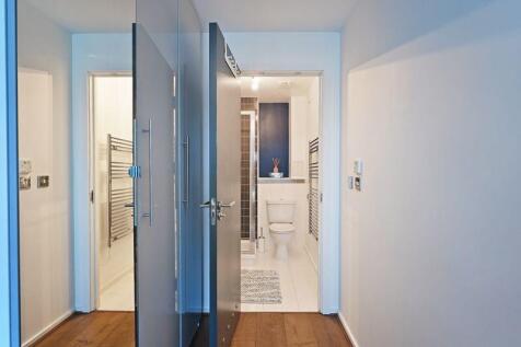 Bedroom 1 en suite