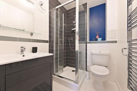 Bedroom 1 en suite
