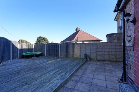 Rear decked yard