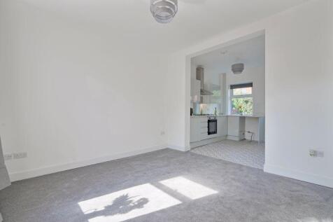 Living Room / Kitchen 