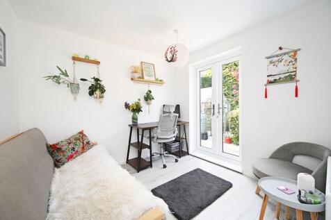 Bedroom/Study