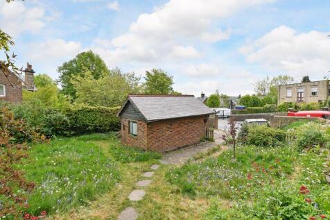 Wraparound Garden & Garage