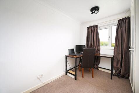 Bedroom 4 / Study 
