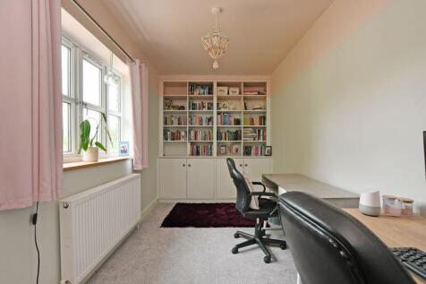 Bedroom/Study