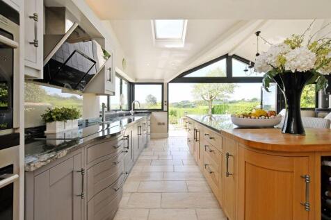 Beautiful Fitted Kitchen