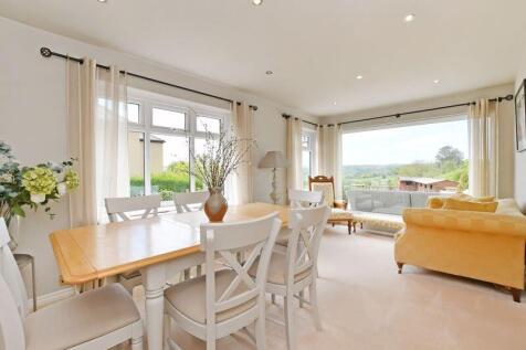 Dining & Family Room