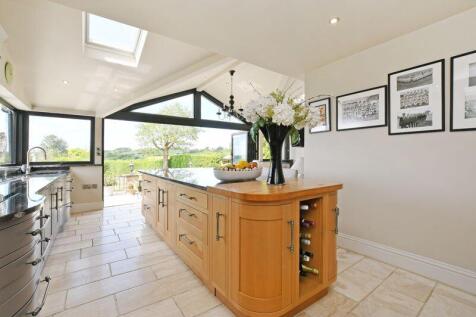 Popular Central Island