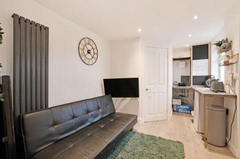 Studio Flat