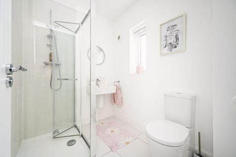 Bedroom 1 Ensuite