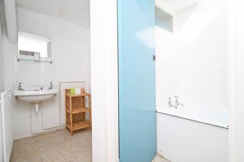 Second Floor Bathroom 