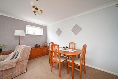 Open Plan Lounge / Dining 