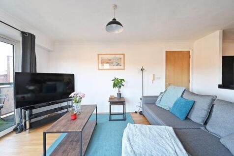 Open Plan Living / Dining / Kitchen 