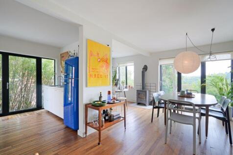 Open Plan Kitchen / Dining 