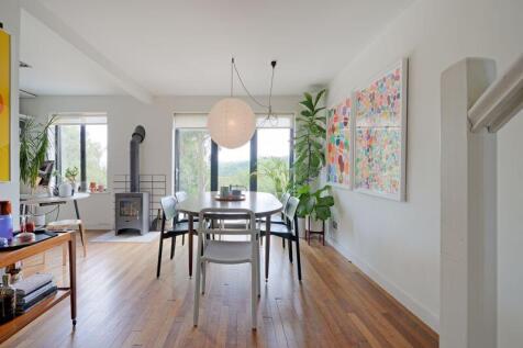 Open Plan Kitchen / Dining 