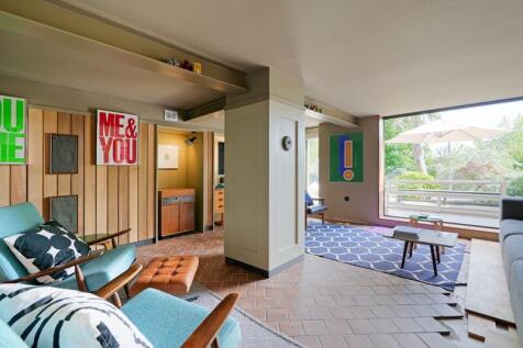 Occasional Living Room 
