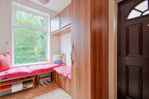 Cloakroom / Utility Area