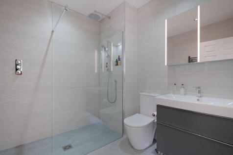 Modern En-Suite