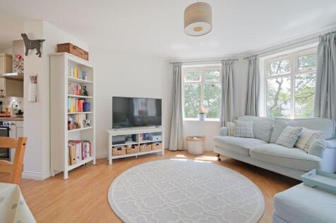 Open Plan Living / Dining 
