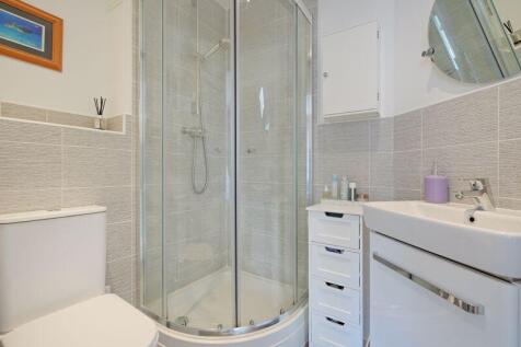 Bedroom 1 Ensuite