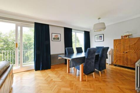 Living / Dining 