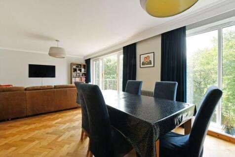 Living / Dining 