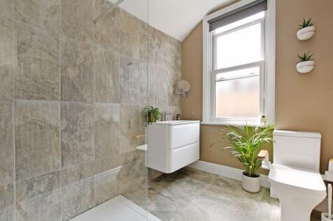 Off-Shot Shower Room