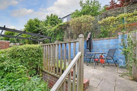 Rear Courtyard Garden 