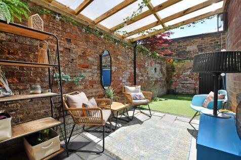 Rear Courtyard 