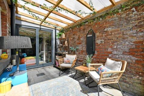 Rear Courtyard 