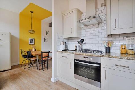 Kitchen / Dining