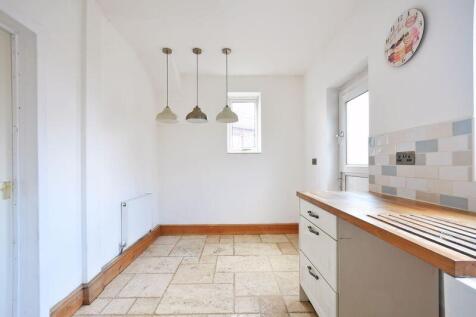 Kitchen dining space