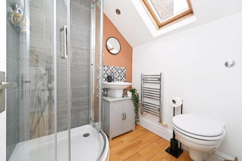 Attic En-Suite