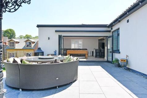 Garden &amp; Terrace 