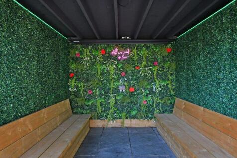 Covered Seating / Screen 