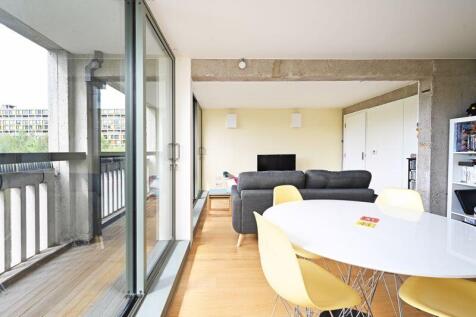 Open Plan Living / Dining 