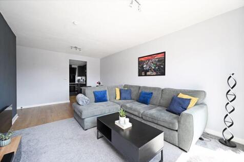 Open Plan Living / Dining 