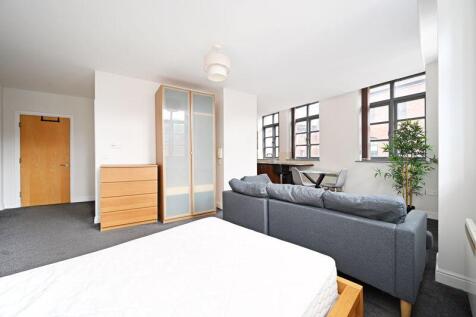 Studio Apartment