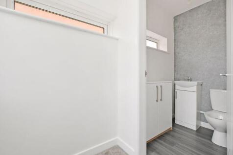 Bedroom 1 WC