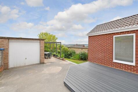 Rear Garden &amp; Garage 