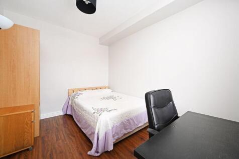 Ground Floor Bedroom / Reception Room 