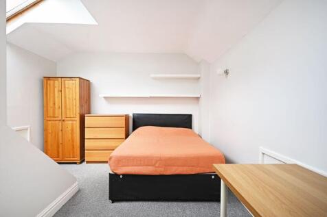 2nd Floor Double Bedroom 