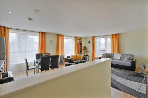 Open Plan Living / Dining / Kitchen 