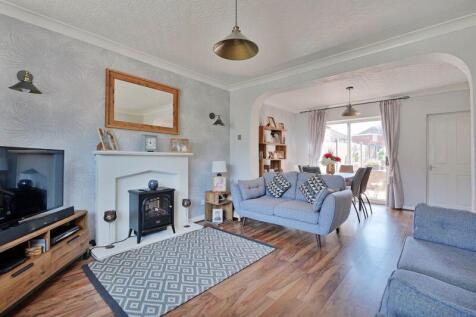 Open Plan Living / Dining Area