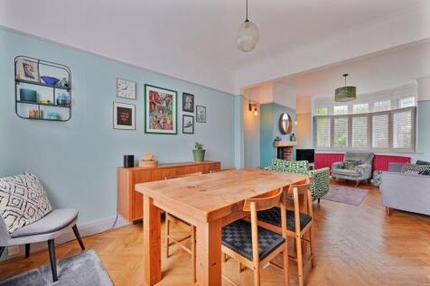 Open Plan Living / Dining Room 